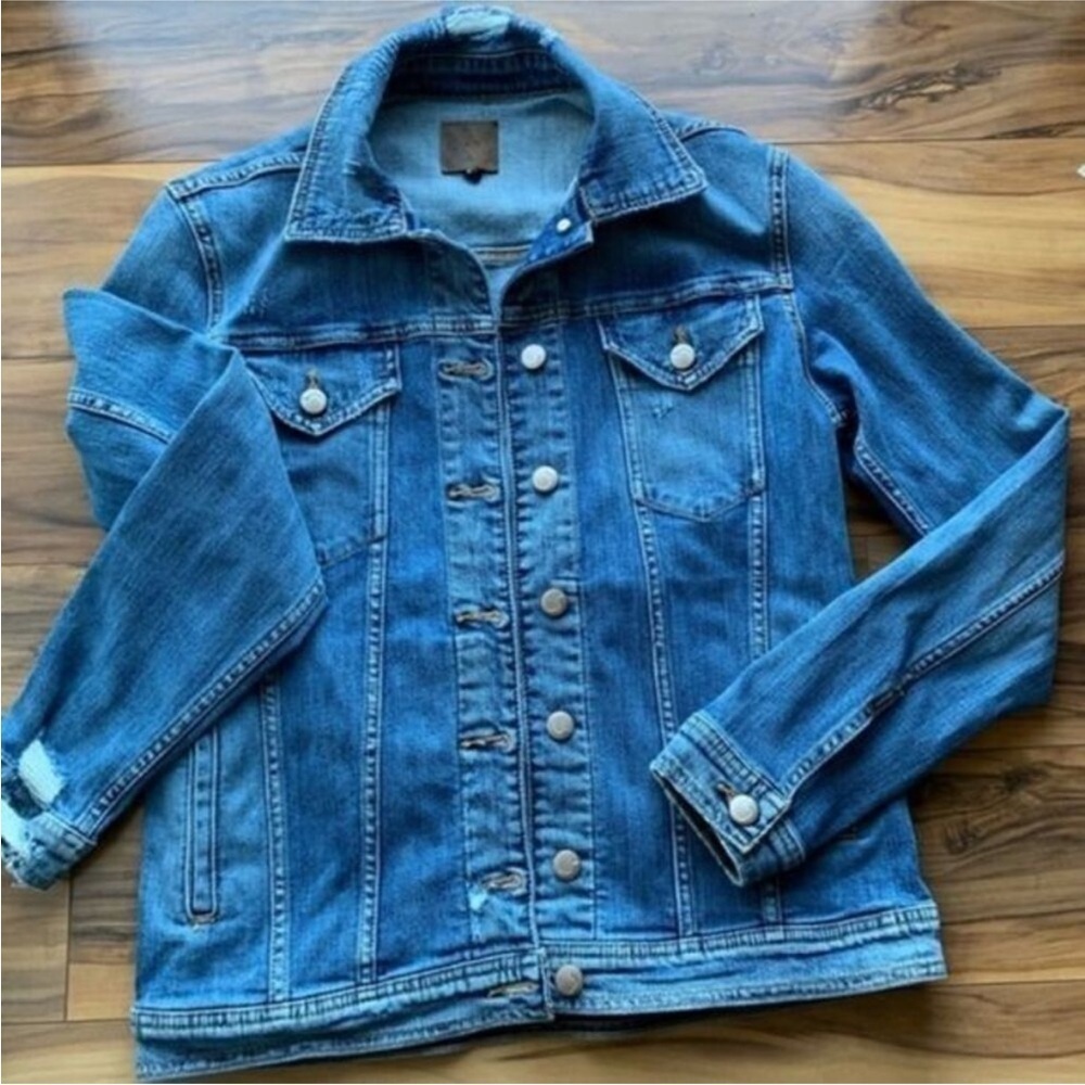 Joe’s jean blue distressed denim jean  jacket S
